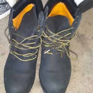 black 6" timberlands